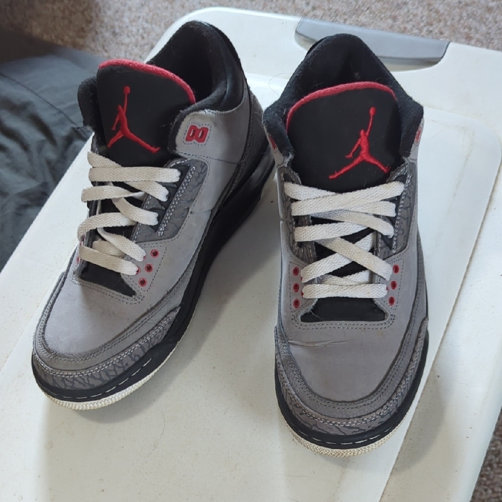 Jordan Men's Gray and Black Sneakers